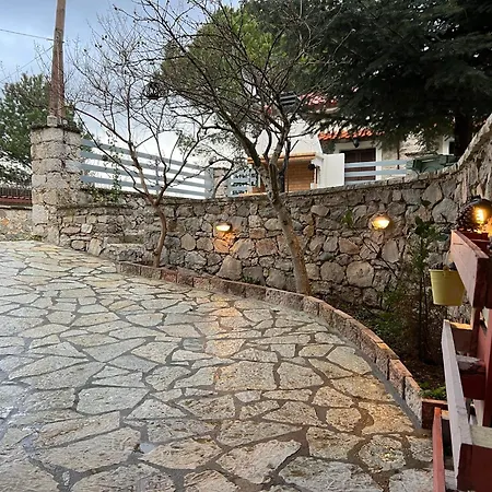 公寓 Alonaki House 阿姆菲克利亚