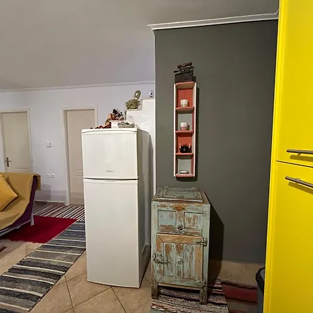 公寓 Alonaki House 阿姆菲克利亚