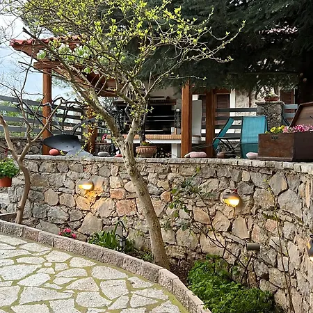 شقة Alonaki House