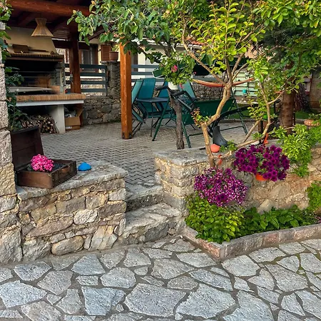 Apartamento Alonaki House *