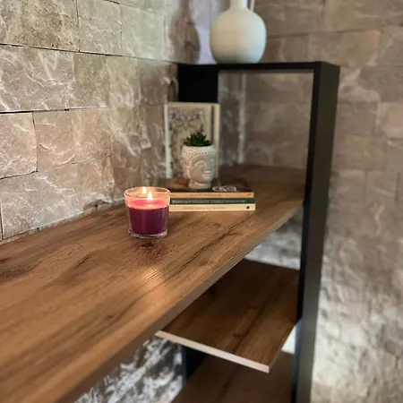 דירה Alonaki House